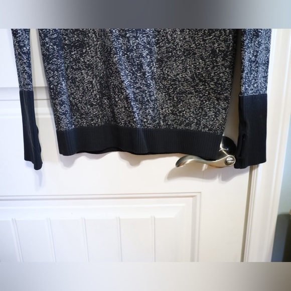 Lululemon Rest Less Pullover 1/2 Zip in Black / White Womens Size 6 - Picture 5 of 10